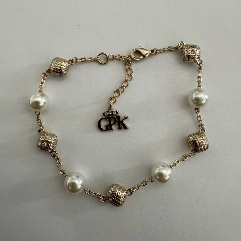 Vintage Rare GPK Faux Pearl Gold Accents Lobster Clasp Bracelet